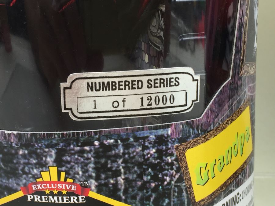 The Munsters Limited Edition Dolls Grandpa And Lily [Photo 5]