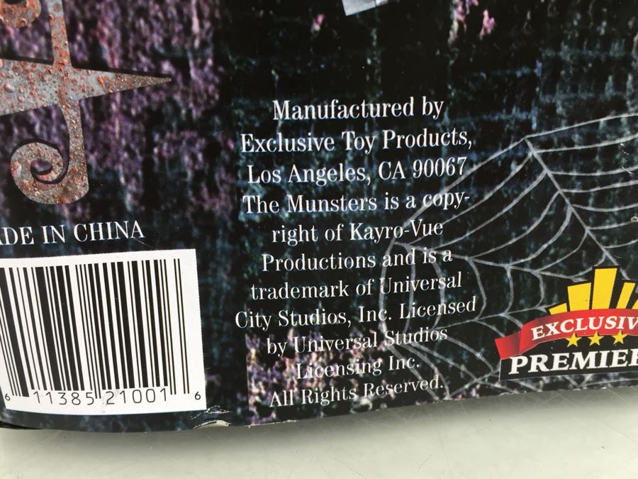 The Munsters Limited Edition Dolls Grandpa And Lily [Photo 14]