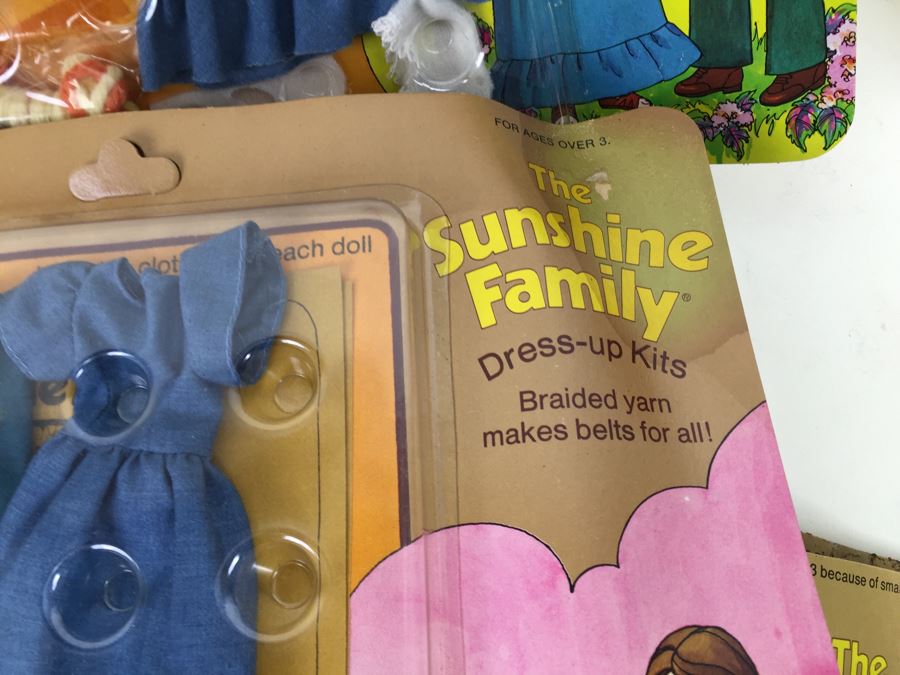 Huge Collection Of The Sunshine Family Clothes Dress-Up Kits On Original Card With Little Sweets Dolls Vintage 1974 1975 [Photo 23]