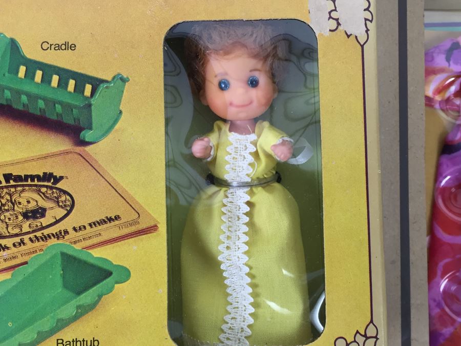 Huge Collection Of The Sunshine Family Clothes Dress-Up Kits On Original Card With Little Sweets Dolls Vintage 1974 1975 [Photo 33]