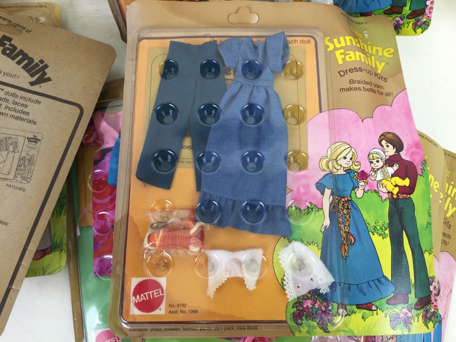 Huge Collection Of The Sunshine Family Clothes Dress-Up Kits On Original Card With Little Sweets Dolls Vintage 1974 1975 [Photo 25]