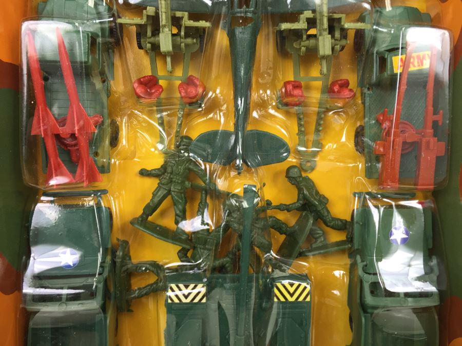 Vintage Hong Kong Military Combat Set New In Packaging [Photo 2]