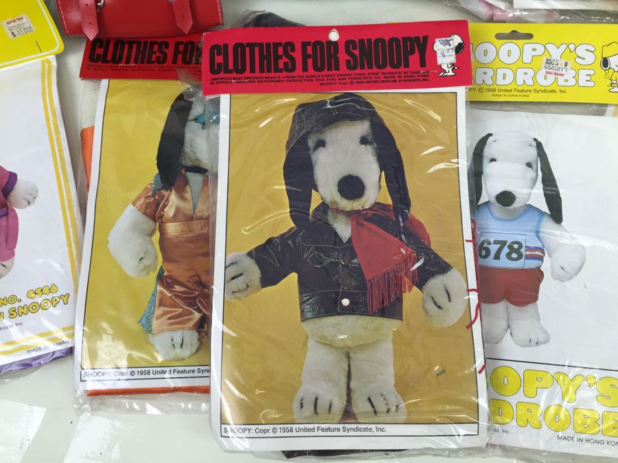 MEGA Lot Of SNOOPY Collector's Outfits Clothes Dog Clothes [Photo 12]