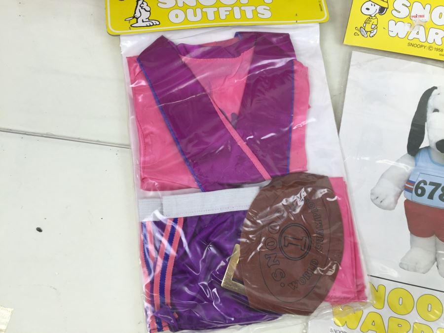 MEGA Lot Of SNOOPY Collector's Outfits Clothes Dog Clothes [Photo 18]