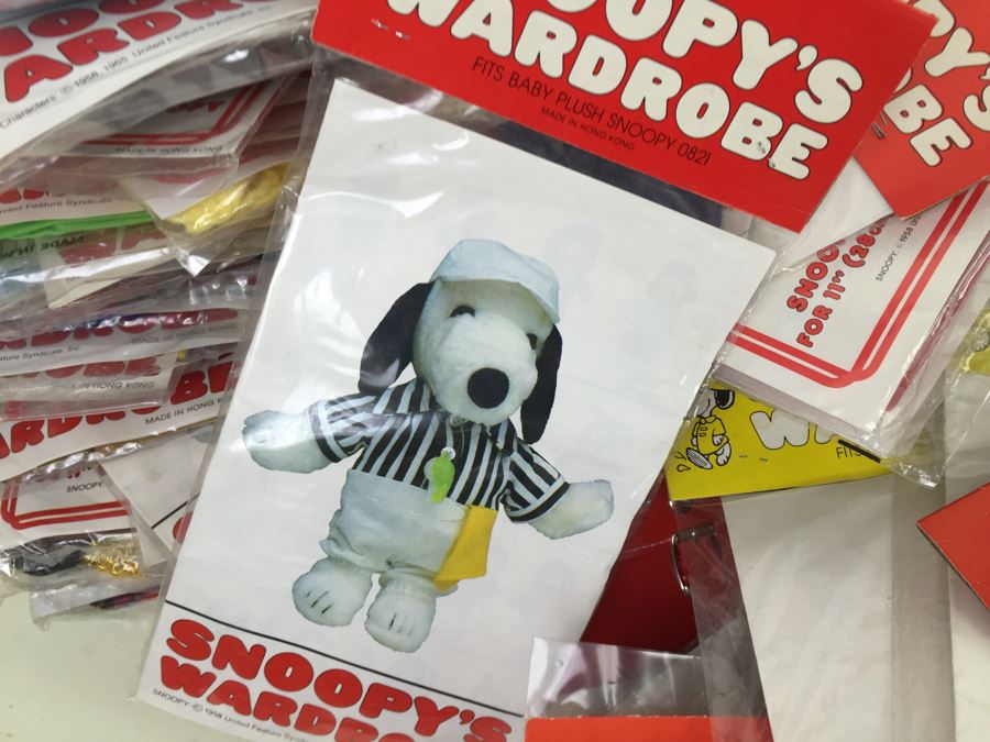 MEGA Lot Of SNOOPY Collector's Outfits Clothes Dog Clothes [Photo 34]