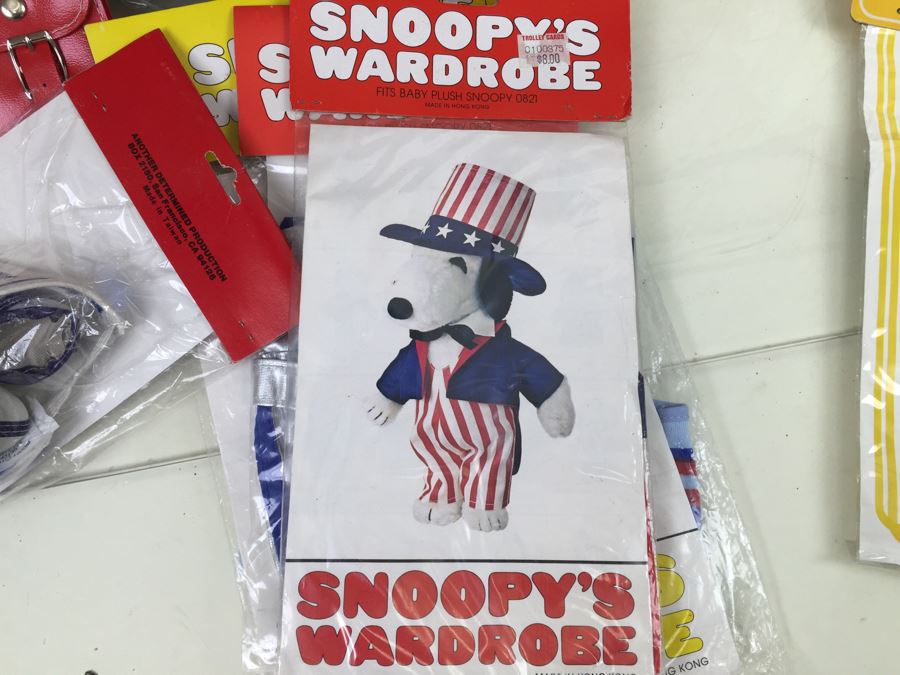 MEGA Lot Of SNOOPY Collector's Outfits Clothes Dog Clothes [Photo 24]