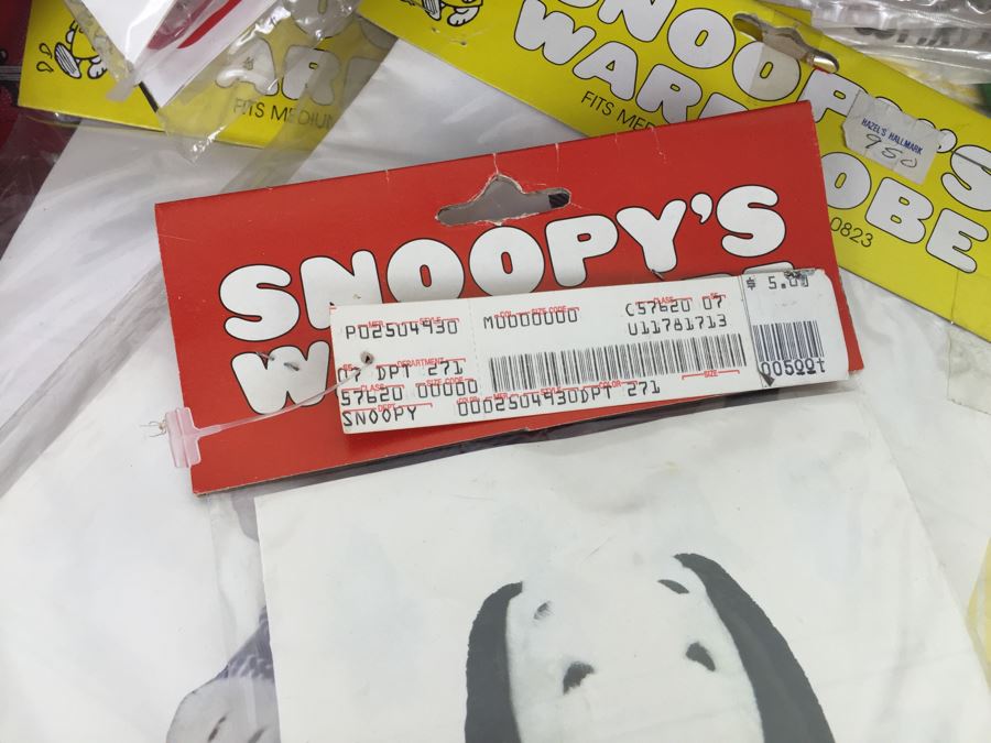 MEGA Lot Of SNOOPY Collector's Outfits Clothes Dog Clothes [Photo 33]