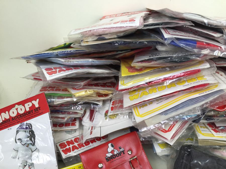 MEGA Lot Of SNOOPY Collector's Outfits Clothes Dog Clothes [Photo 8]