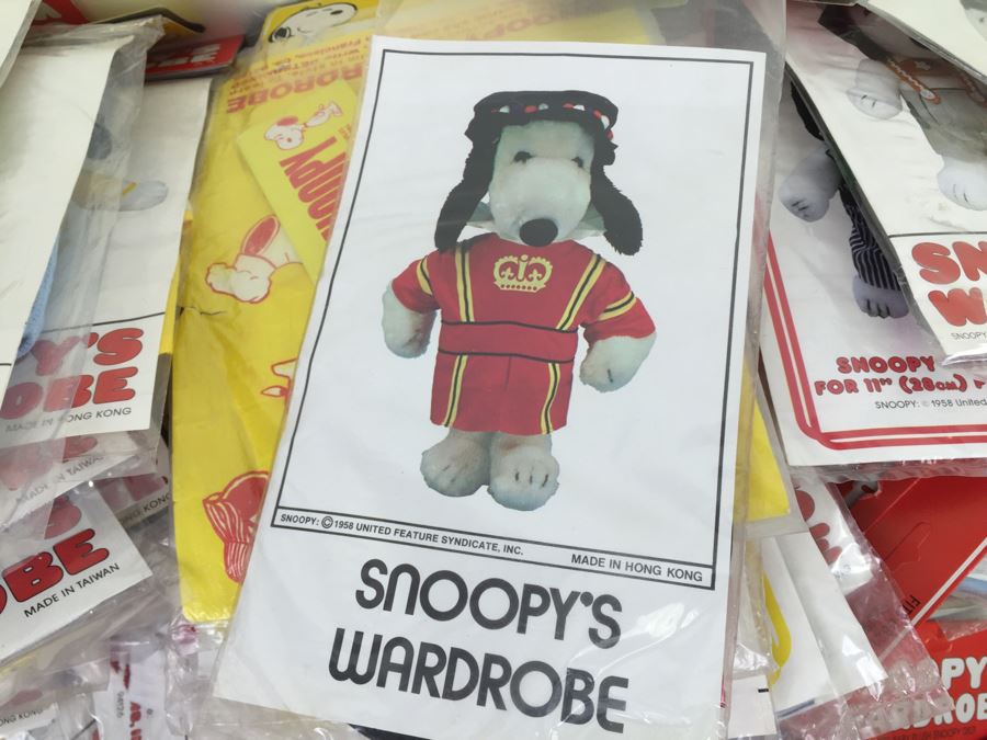 MEGA Lot Of SNOOPY Collector's Outfits Clothes Dog Clothes [Photo 30]