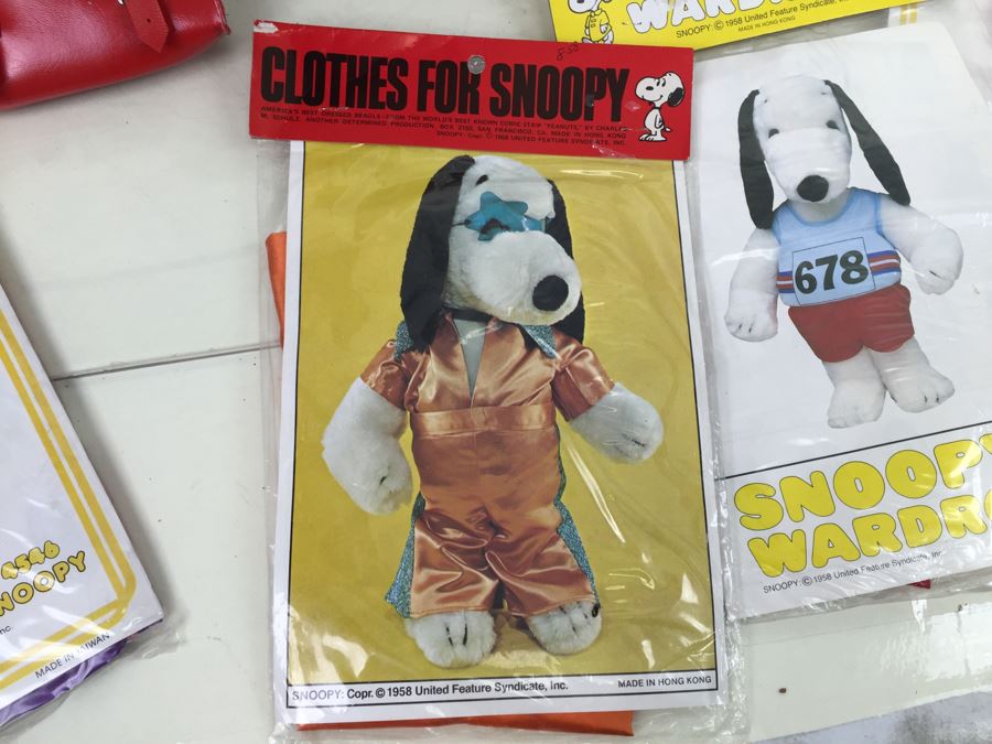 MEGA Lot Of SNOOPY Collector's Outfits Clothes Dog Clothes [Photo 3]