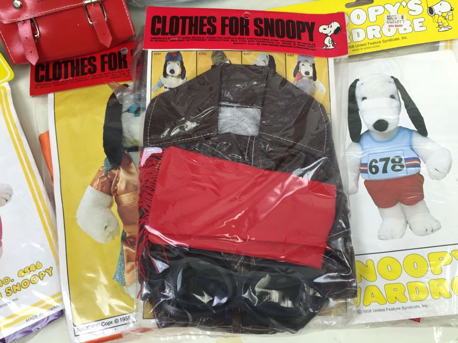 MEGA Lot Of SNOOPY Collector's Outfits Clothes Dog Clothes [Photo 14]
