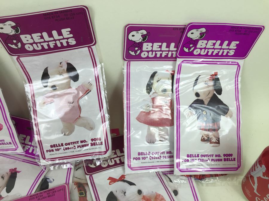 Large Lot Of BELLA SNOOPY's Sister Collector's Outfits Clothes Dog Clothes [Photo 5]