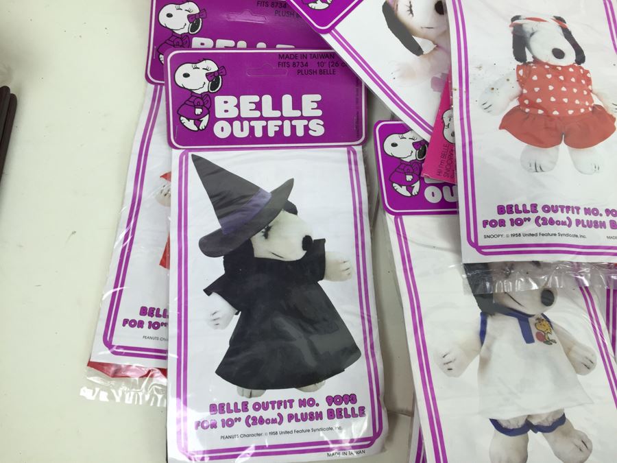 Large Lot Of BELLA SNOOPY's Sister Collector's Outfits Clothes Dog Clothes [Photo 8]