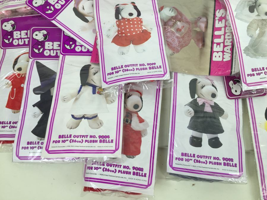 Large Lot Of BELLA SNOOPY's Sister Collector's Outfits Clothes Dog Clothes [Photo 7]