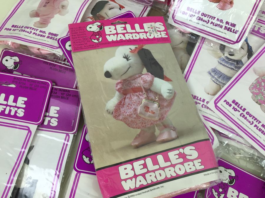 Large Lot Of BELLA SNOOPY's Sister Collector's Outfits Clothes Dog Clothes [Photo 10]