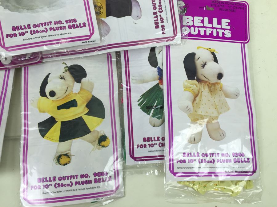 Large Lot Of BELLA SNOOPY's Sister Collector's Outfits Clothes Dog Clothes [Photo 6]