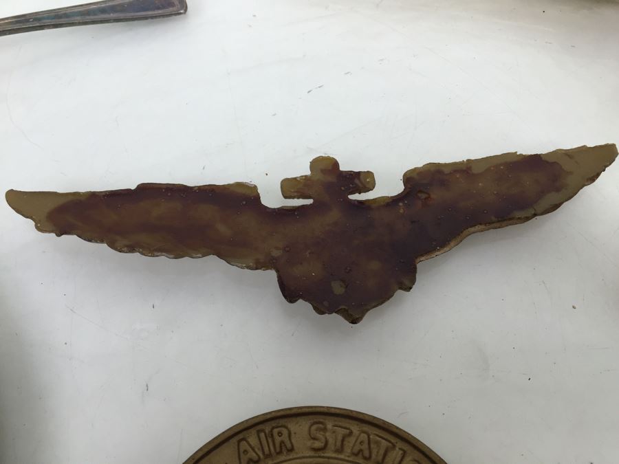 Keepsake Box Drawer Lot USN Navy Wall Plaques, Tins, Metal Playing Card Case, Flask [Photo 12]