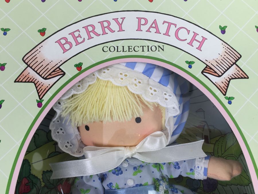 Berry Patch Collection Dolls By Joan Walsh Anglund New In Box [Photo 9]