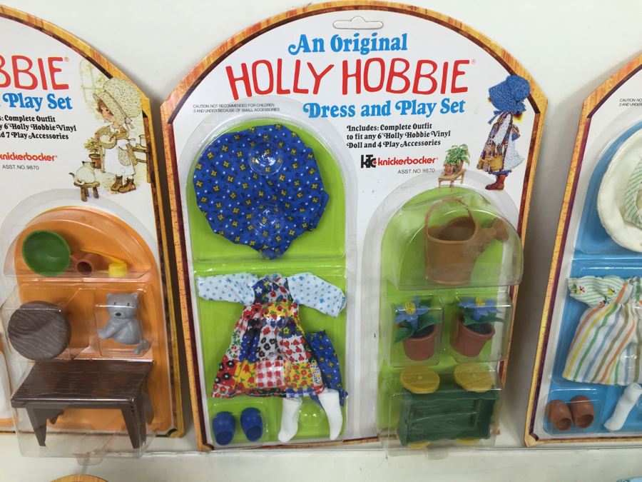 Holly Hobbie Dress And Play Sets Plus Holly Hobbie's Friend Amy Doll And Play Sets And Collector's Case [Photo 6]