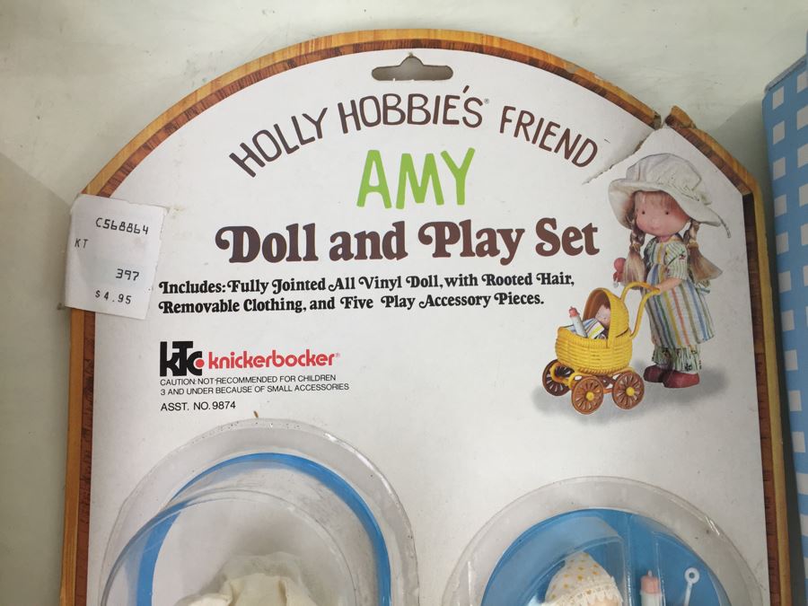 Holly Hobbie Dress And Play Sets Plus Holly Hobbie's Friend Amy Doll And Play Sets And Collector's Case [Photo 13]