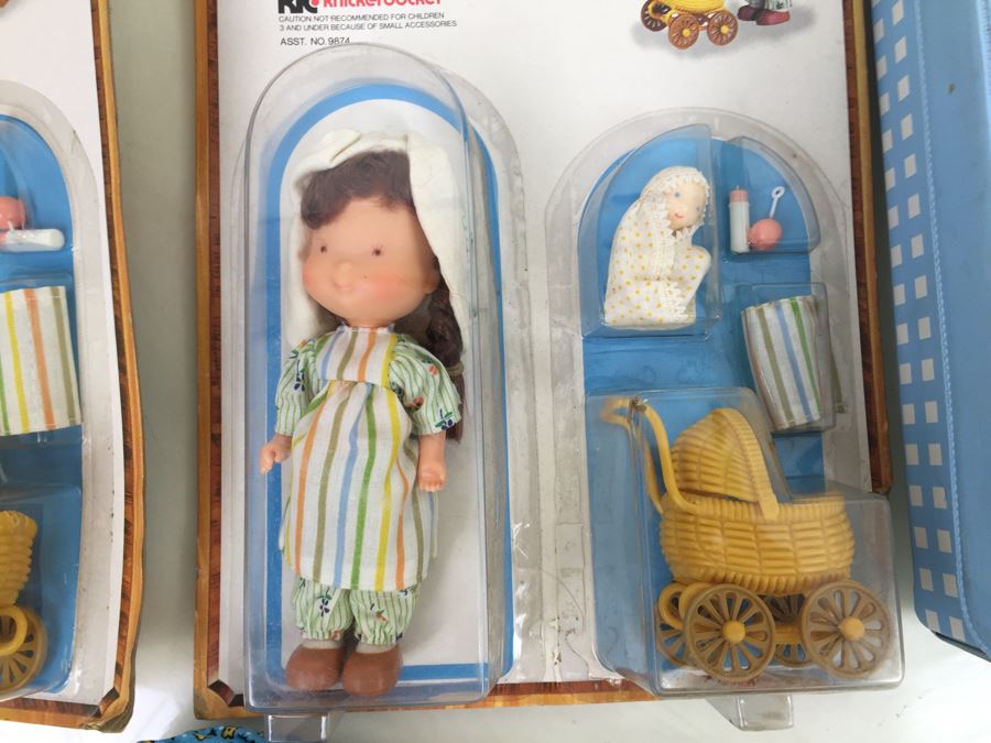 Holly Hobbie Dress And Play Sets Plus Holly Hobbie's Friend Amy Doll And Play Sets And Collector's Case [Photo 14]