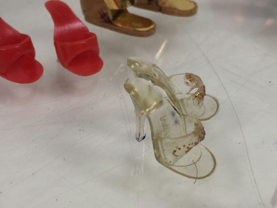 Huge Lot Of Barbie Doll Clothes And Accessories [Photo 25]