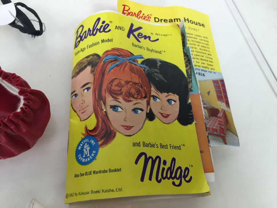 Huge Lot Of Barbie Doll Clothes And Accessories [Photo 20]