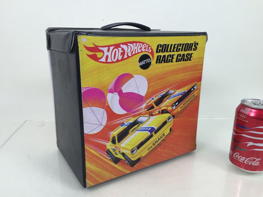 Mattel Hot Wheels Collector's Race Case Stores 72 Hot Wheels Cars Vintage 1969 [Photo 8]