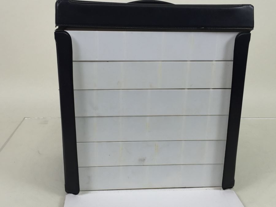 Mattel Hot Wheels Collector's Race Case Stores 72 Hot Wheels Cars Vintage 1969 [Photo 3]