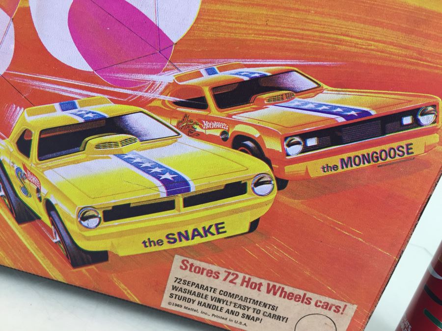 Mattel Hot Wheels Collector's Race Case Stores 72 Hot Wheels Cars Vintage 1969 [Photo 5]