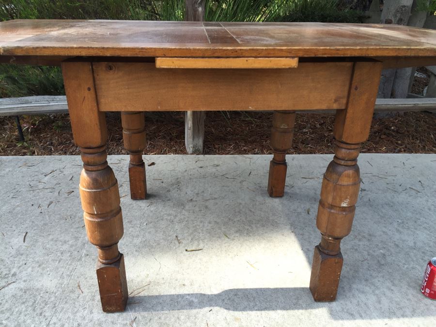 Primitive Kitchen Oak Wood Farmhouse Table With Two Leaves And Turned Legs [Photo 2]