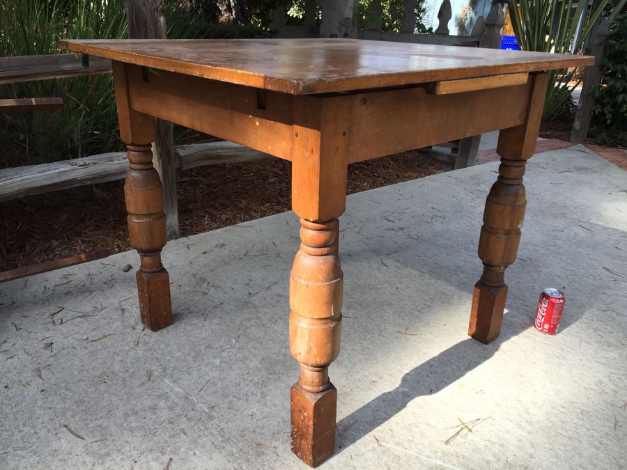 Primitive Kitchen Oak Wood Farmhouse Table With Two Leaves And Turned Legs [Photo 10]