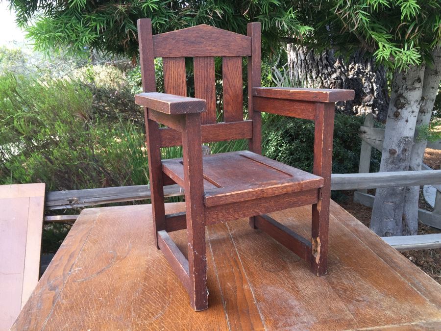Old Oak Mission Style Child's Chair [Photo 4]