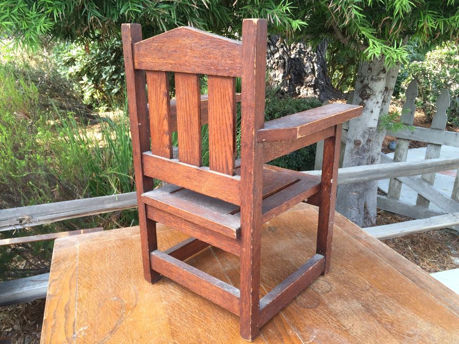 Old Oak Mission Style Child's Chair [Photo 3]