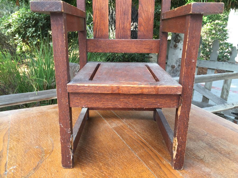 Old Oak Mission Style Child's Chair [Photo 6]