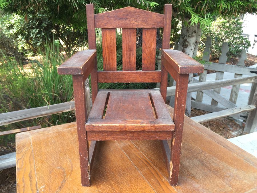 Old Oak Mission Style Child's Chair [Photo 2]