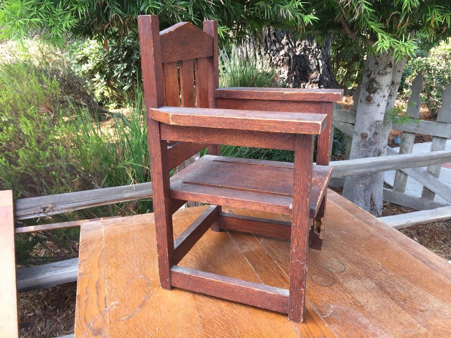 Old Oak Mission Style Child's Chair [Photo 9]