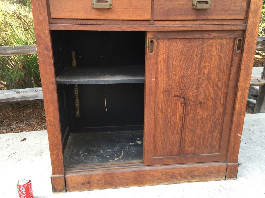 Old Oak Cabinet [Photo 11]