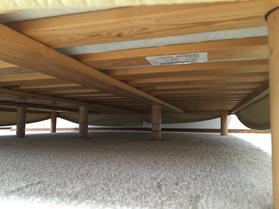 Luxury DUX Swedish Bed With Headboard [Photo 5]