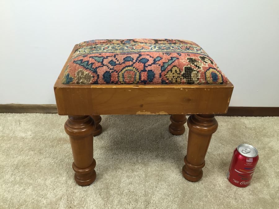 Small Wooden Stool With Turned Legs [Photo 4]
