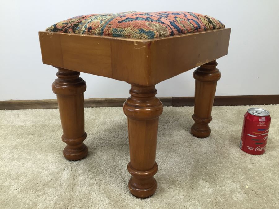 Small Wooden Stool With Turned Legs [Photo 2]