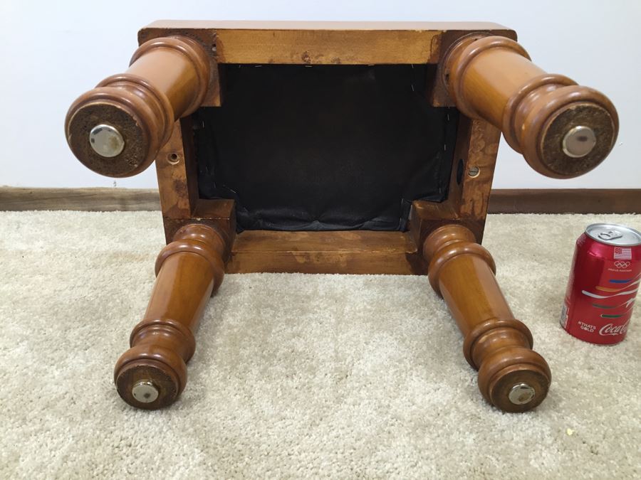 Small Wooden Stool With Turned Legs [Photo 8]