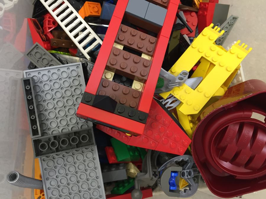 Collection Of Lego Bionicles And Lego Blocks And Pieces [Photo 13]