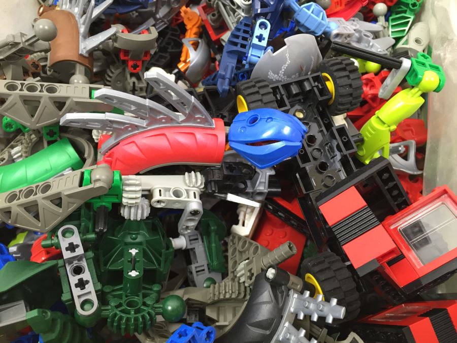 Collection Of Lego Bionicles And Lego Blocks And Pieces [Photo 12]