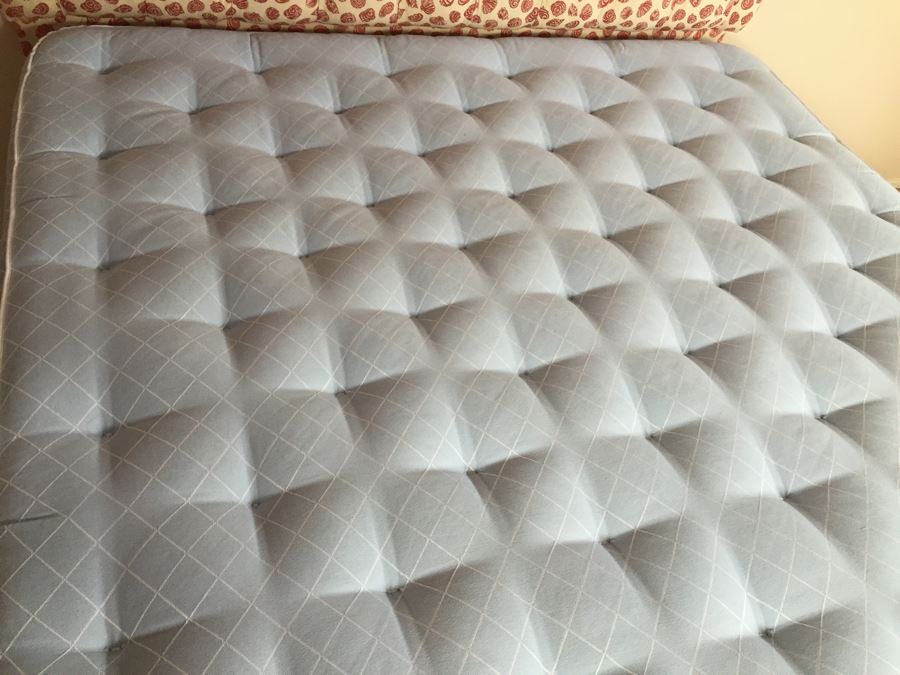 Nice Tufted Seashell Pattern Headboard With Like New McRoskey Mattress 60 x 80 And Bedding - Mattress & Box Spring Retails For $5,000+ [Photo 15]