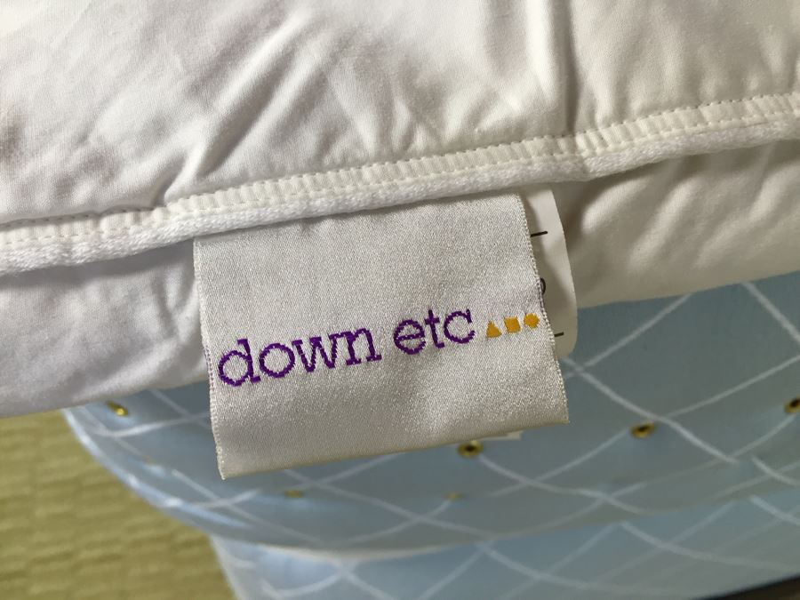 Nice Tufted Seashell Pattern Headboard With Like New McRoskey Mattress 60 x 80 And Bedding - Mattress & Box Spring Retails For $5,000+ [Photo 13]