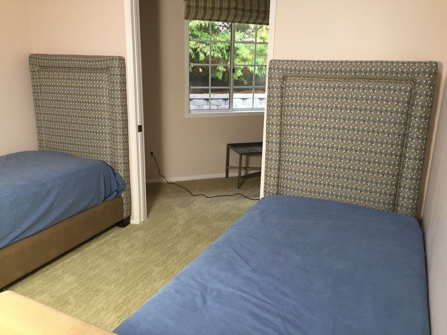 Pair Of Fabulous Twin Beds With Like New Simmons Mattresses Heavenly Bed At Home By Westin Hotels & Resorts [Photo 12]