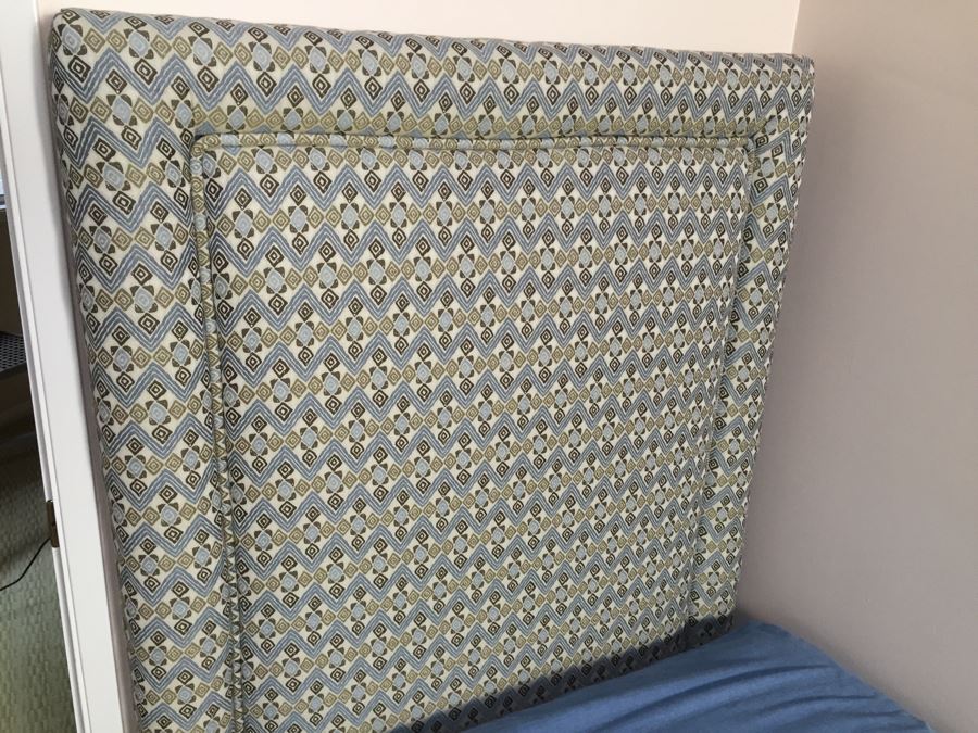 Pair Of Fabulous Twin Beds With Like New Simmons Mattresses Heavenly Bed At Home By Westin Hotels & Resorts [Photo 7]