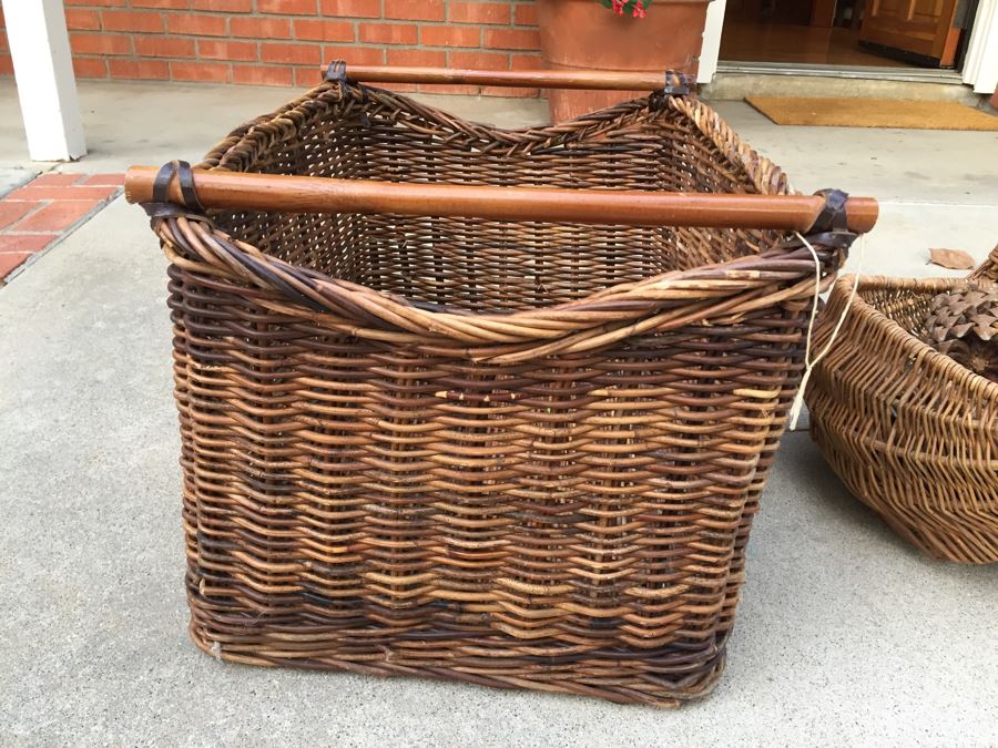 Pair Of Woven Baskets Plus Pine Cone Candles [Photo 2]