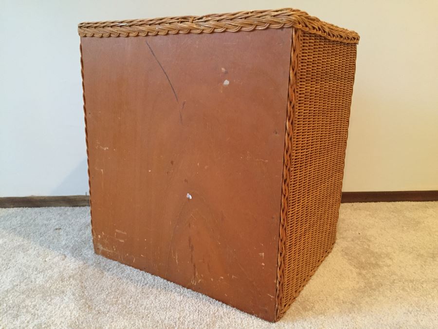 2-Drawer Wicker Cabinet Side Table [Photo 3]